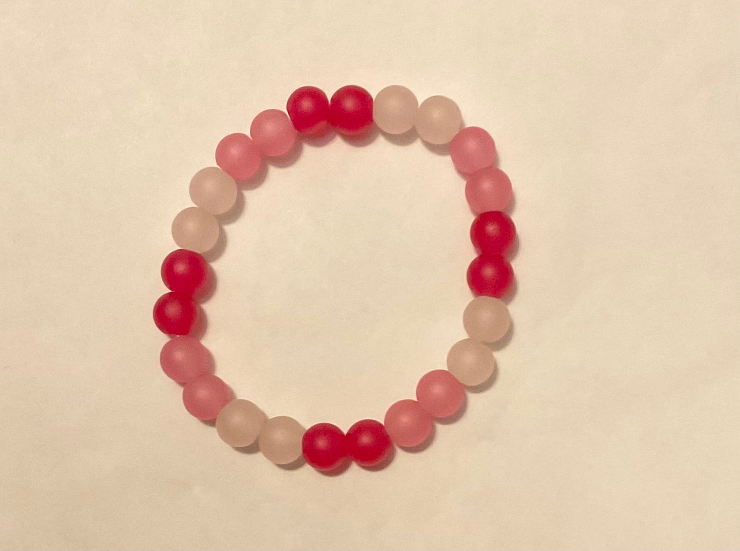 Pink ombré glass beaded bracelet
